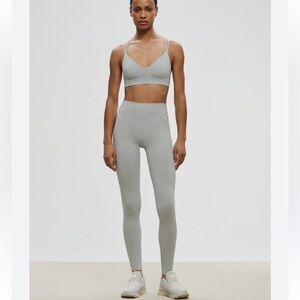 NWOT NORBO Accent Leggings in Grey Size Small